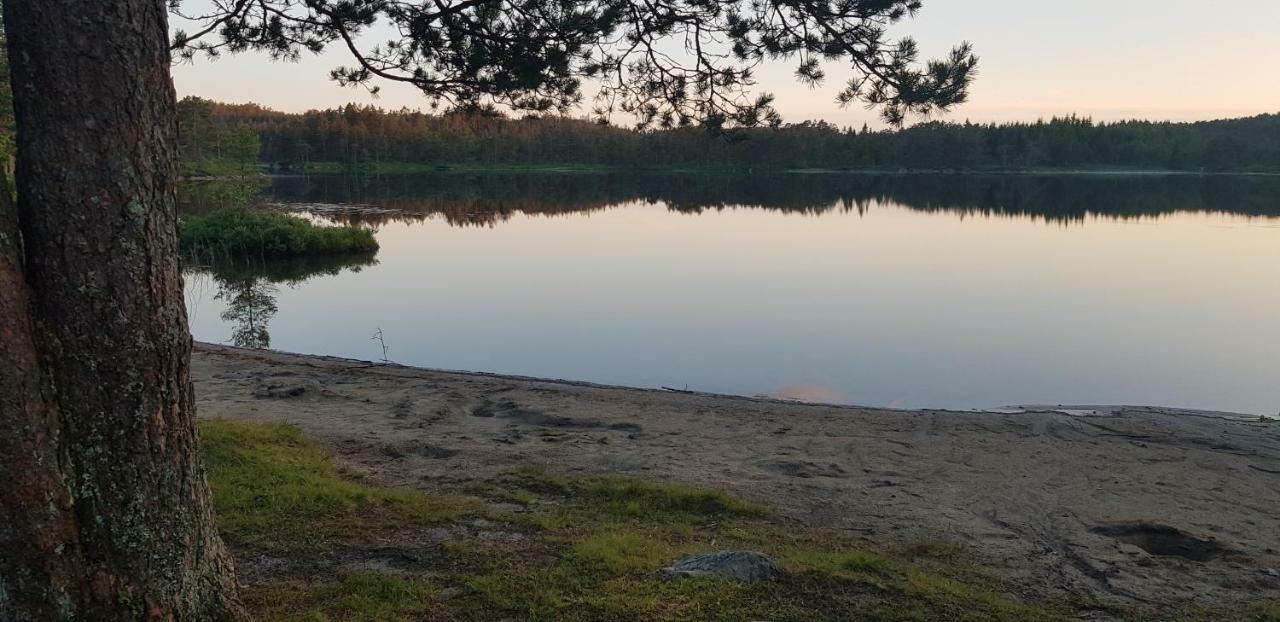 Cozy Cottage In The Woods, Near Dyreparken In Kristiansand, Lake Lolandsvannet Ovrebo Exterior foto